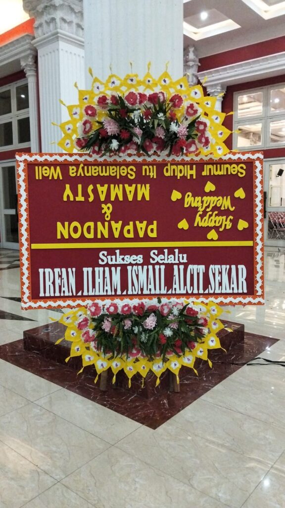 papan bunga happy wedding terbalik