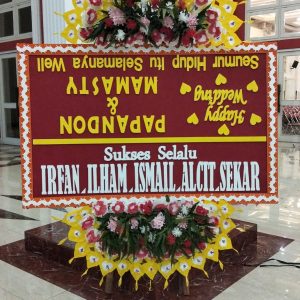 papan bunga happy wedding terbalik